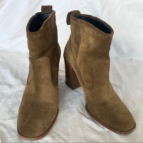 Zara Shoes - Zara Faux Suede Square-Toe ankle Heeled Boots👢